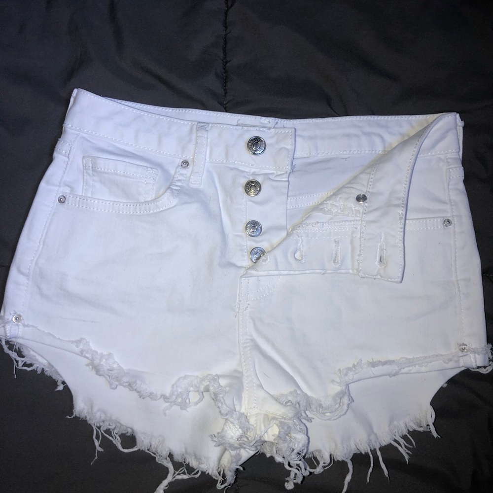 WHITE FOREVER 21 SHORTS